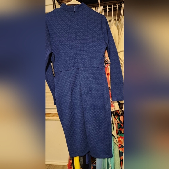 Winter dress - Picture 5 of 6